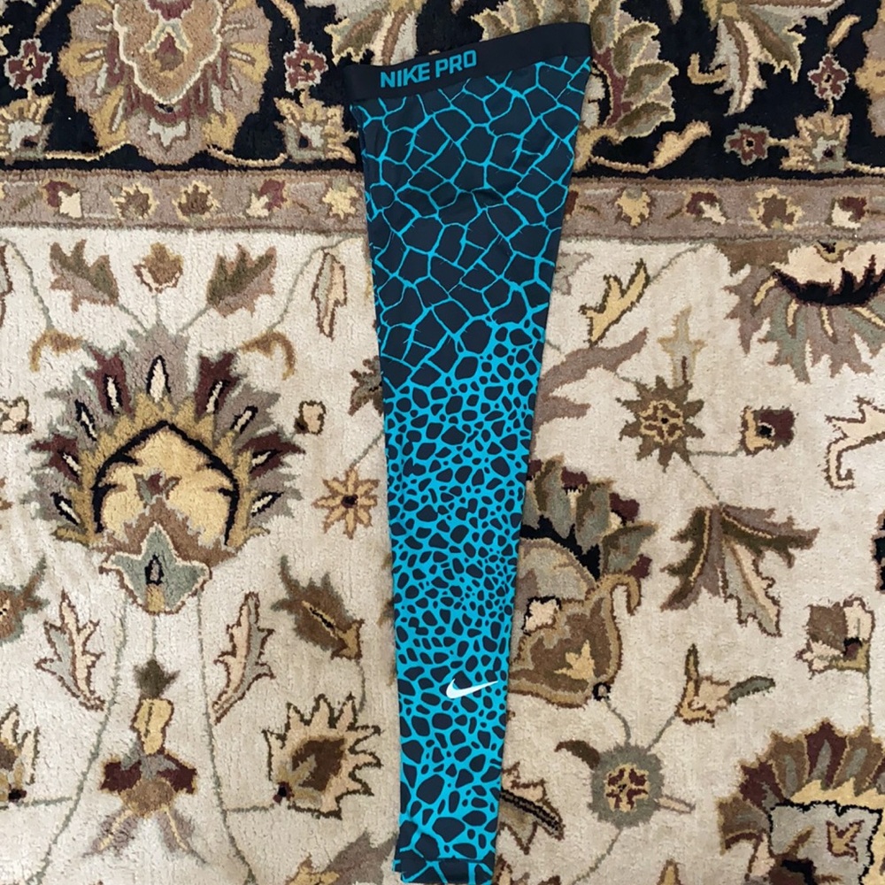 🍁Nike Pro Dri-Fit Traing Leggings 🍁 - Picture 6 of 7